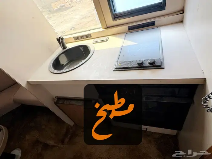 باص كرفان ملكي مخزن 8