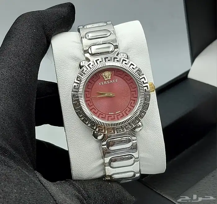 ساعات نسائية فيرزاتشي Versace 2