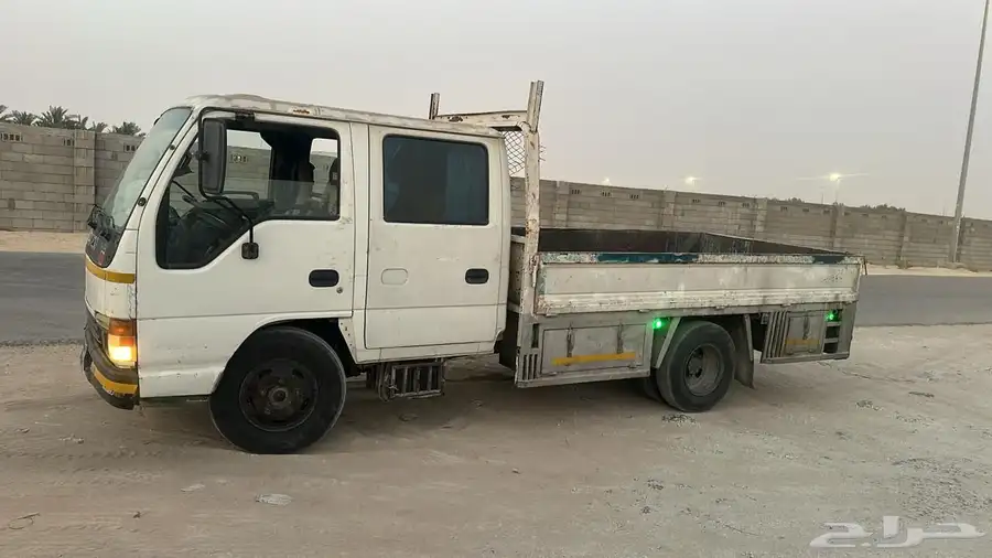 Isuzu 2004 1