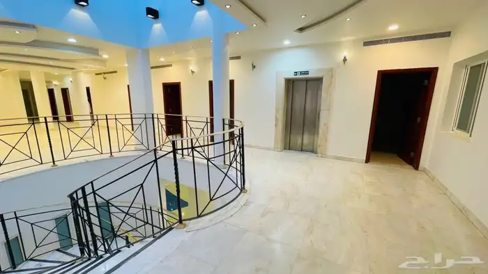موقع تجارية شارع قريش عليه فيلا 69
