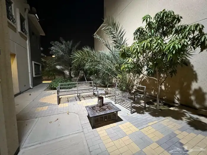فله B2 للبيع صك حر بحي جلموده مساحة 552 10