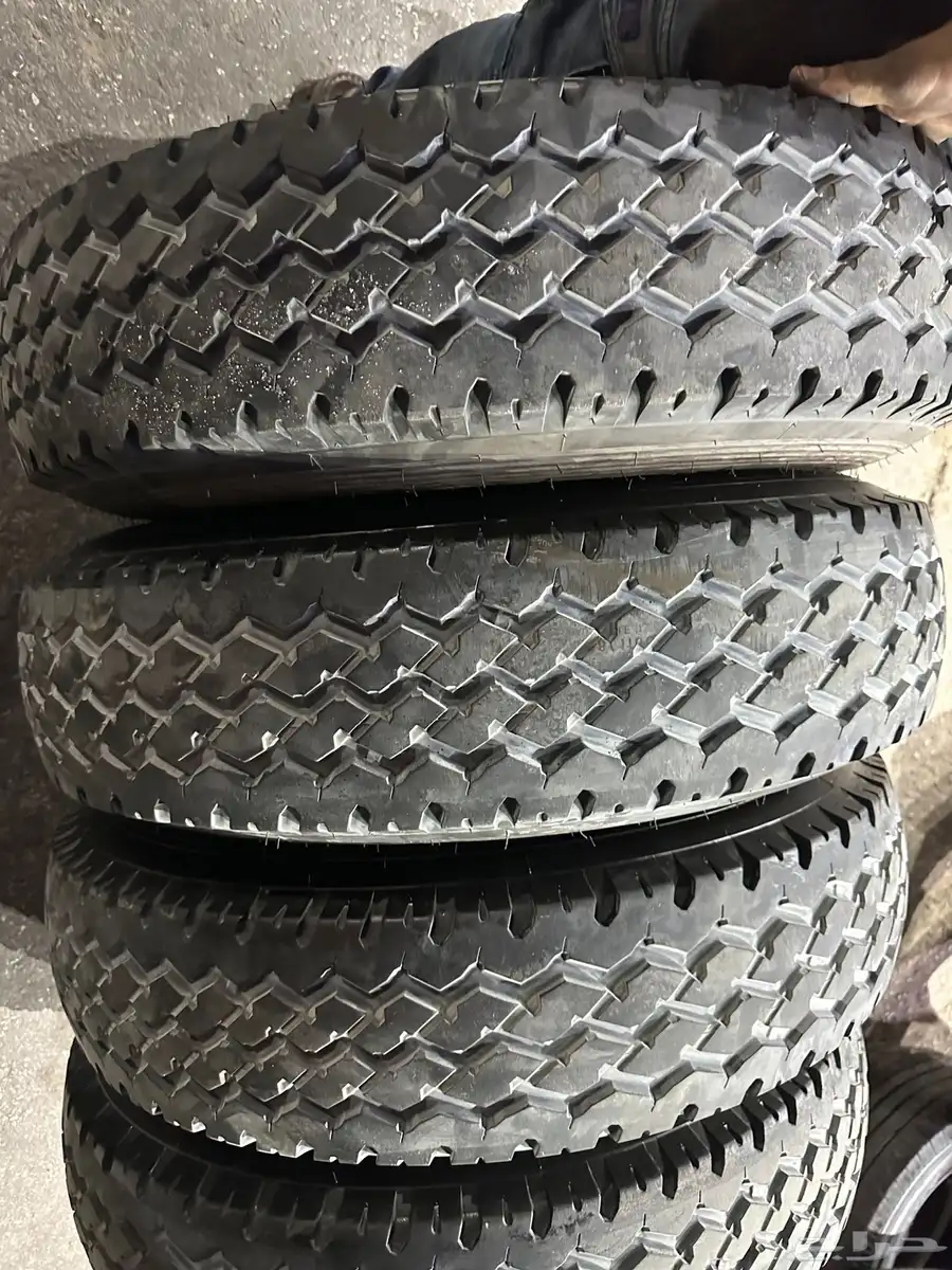 جنوط هلل شاص او جيب مع كفرات صيني 225 95 16 تاريخ 24 18