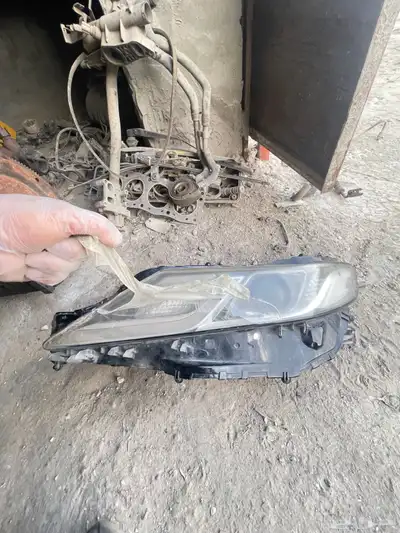 شمعة يسار و اسطب يسار كامري 2020 5