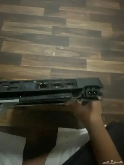 سوني4 شغال ما به شيء بس به خرابات بسيطة 0