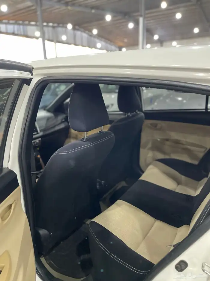 تويوتا يارس 2015 هاتش باك 5