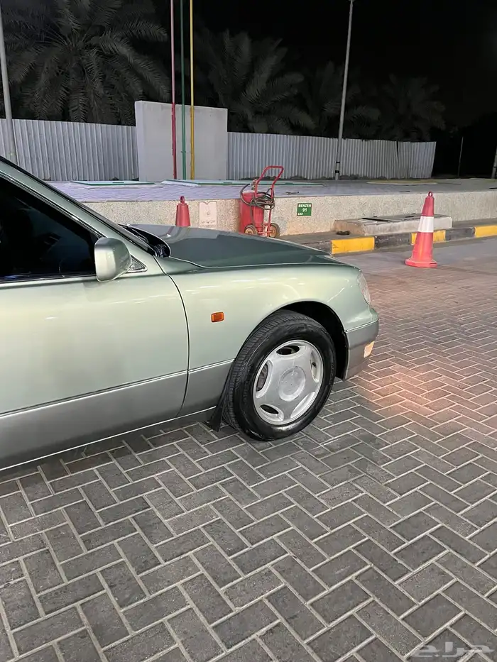 للبيع لكزس 400 LS 40