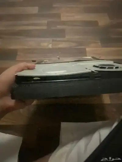 سوني4 شغال ما به شيء بس به خرابات بسيطة 1