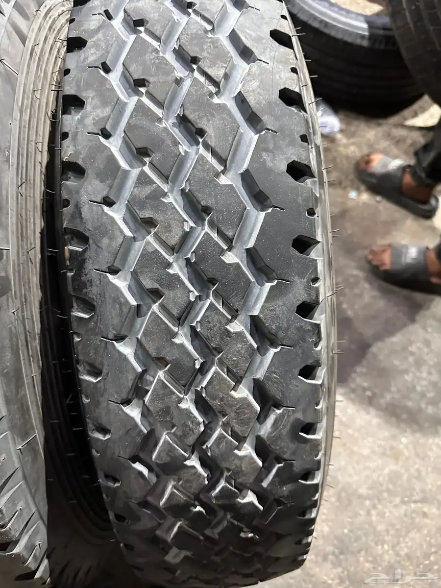 جنوط هلل شاص او جيب مع كفرات صيني 225 95 16 تاريخ 24 15