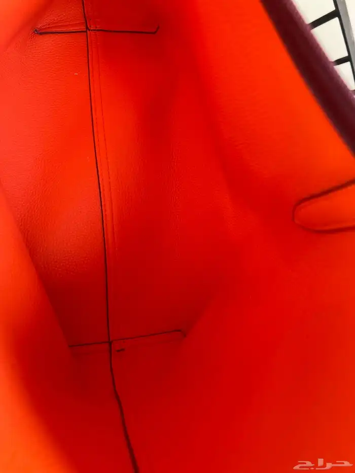 شنطة لاكوست جديده ونظيفه 5