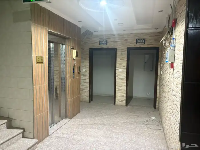 للبيع عمارة تجارية سكنية بحي الدويخلة 4