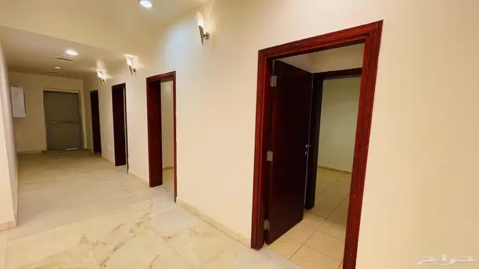 موقع تجارية شارع قريش عليه فيلا 11