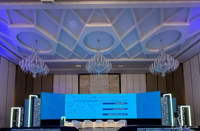 اجار شاشات صوتيات انارة SCEEN 4