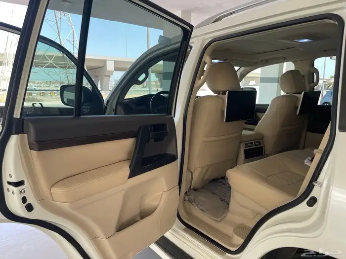 لاندكروزر GXR 2020 سعودي ديزل نظيف جدا 15