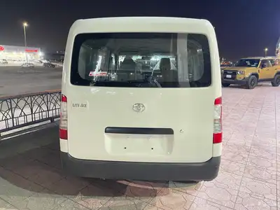 تويوتا باص بضاعة لايت اس جير اتماتيك موديل 2025 5