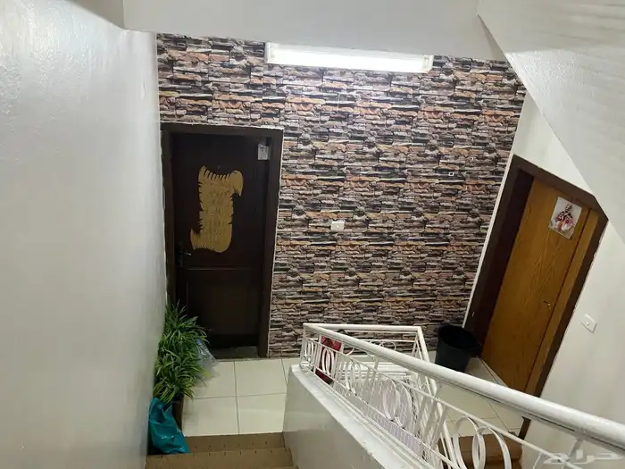 عمارة للبيع ثلاثة ادوار في حي الريان 14