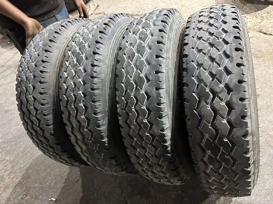 جنوط هلل شاص او جيب مع كفرات صيني 225 95 16 تاريخ 24 13