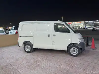 تويوتا باص بضاعة لايت اس جير اتماتيك موديل 2025 4