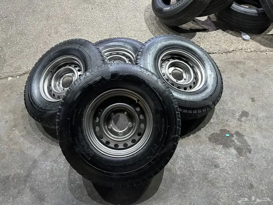 جنوط هلل شاص او جيب مع كفرات صيني 225 95 16 تاريخ 24 24