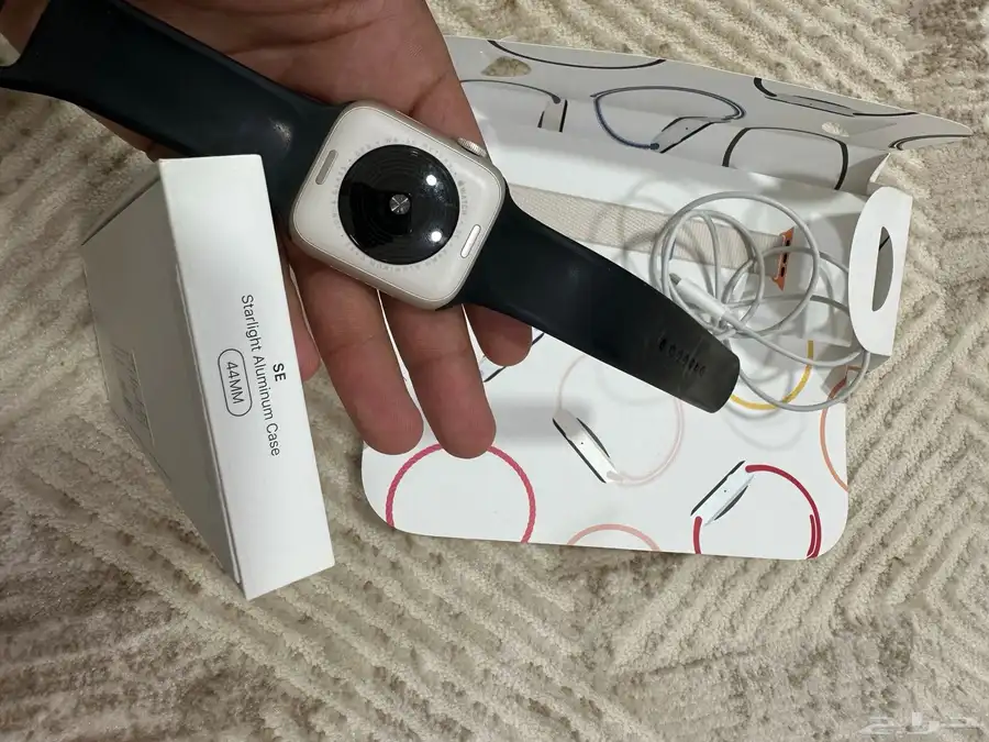 ساعة آبل SE مقاس 44 للبيع 1
