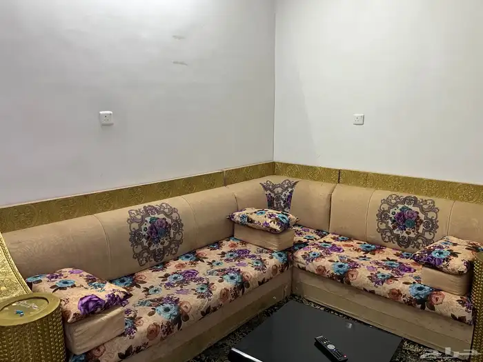 عمارة للبيع ثلاثة ادوار في حي الريان 2