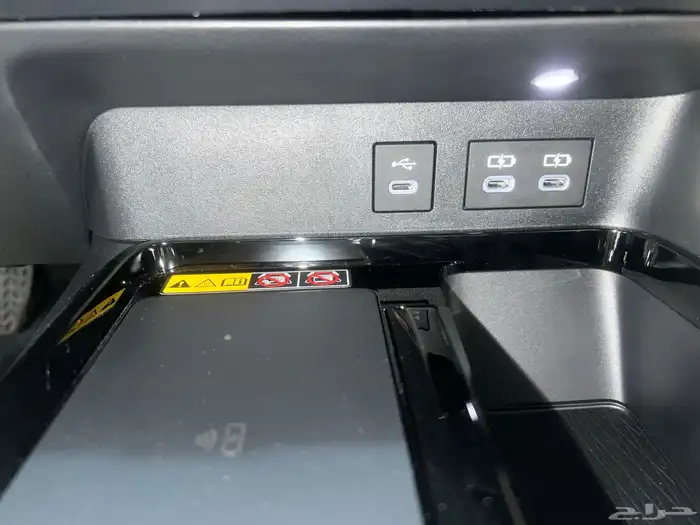 تويوتا كامري موديل 2025 LE تيتانيوم بنزبن جديده 11