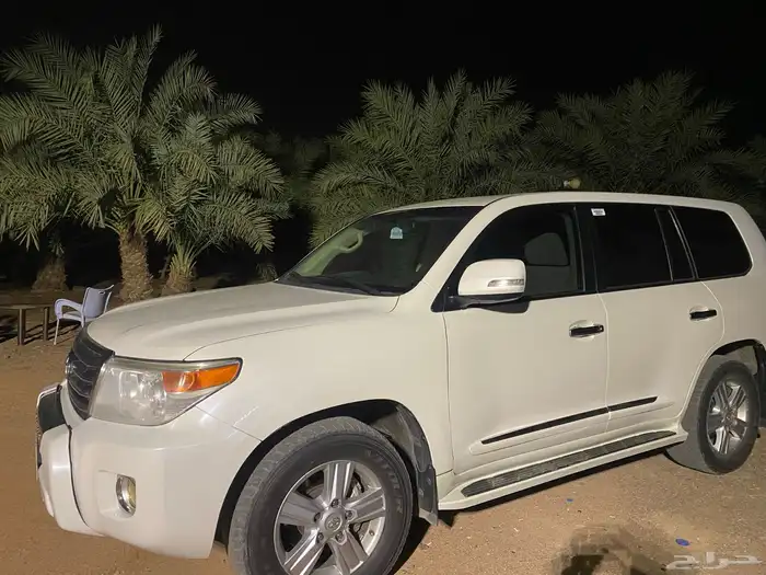 لاندكروزر2013سعودي فل كامل ماش540الف رش رفرف يمين خارج فقط 7