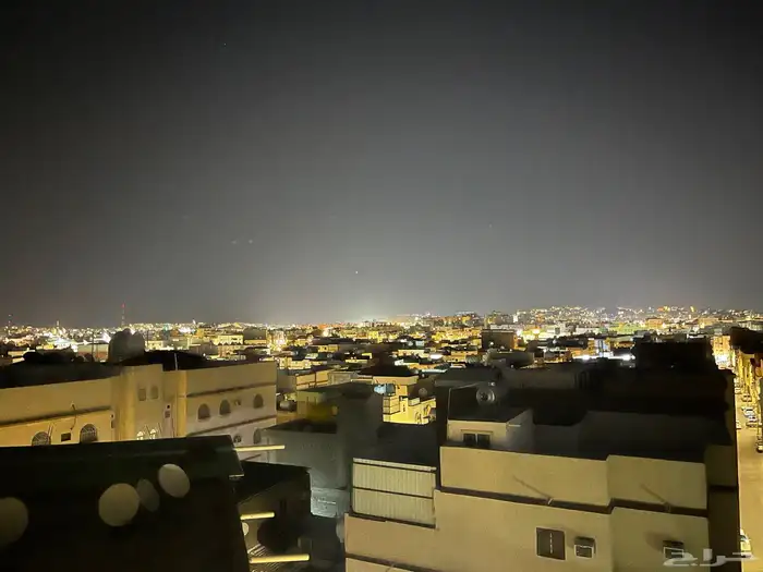 عمارة للبيع ثلاثة ادوار في حي الريان 7