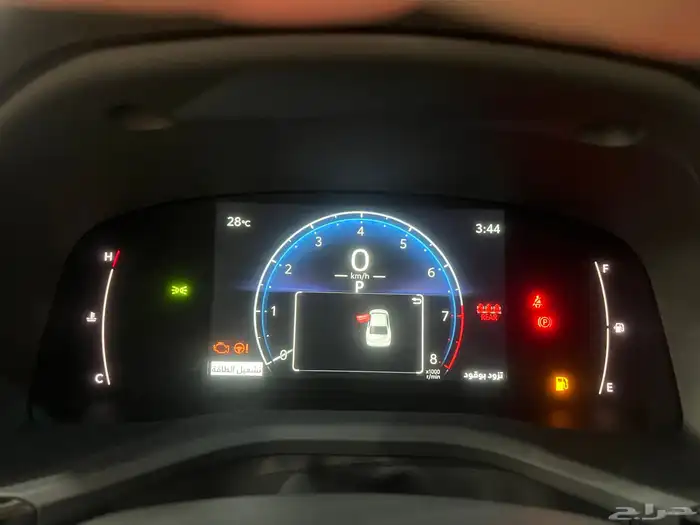 تويوتا كامري موديل 2025 LE تيتانيوم بنزبن جديده 9