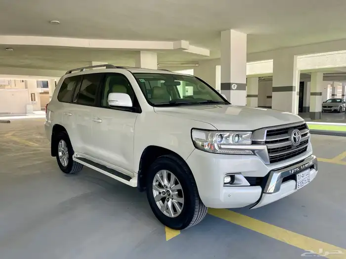 لاندكروزر GXR 2020 سعودي ديزل نظيف جدا 10