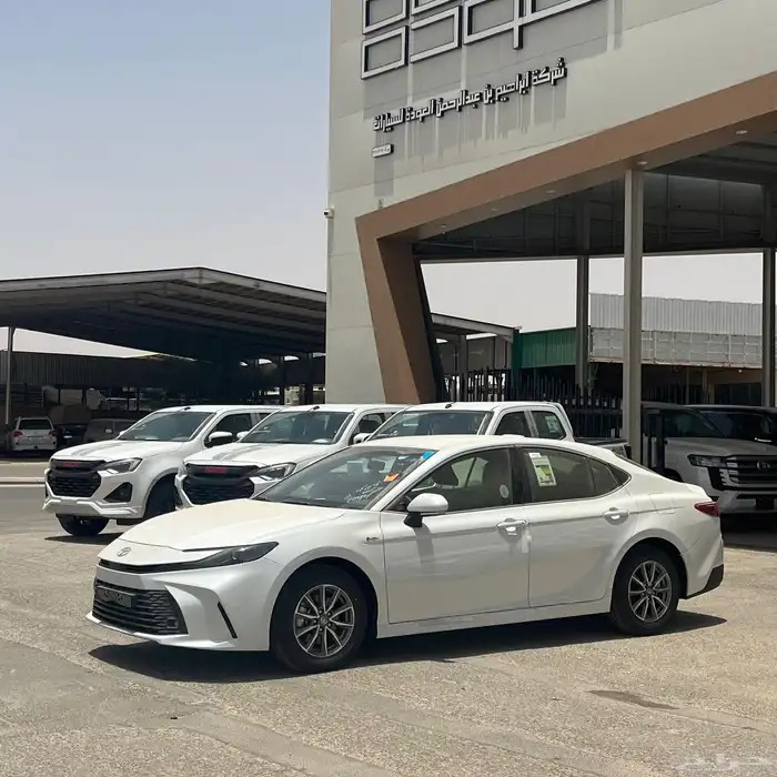 كامري ستاندر هايبرد 2025 متوفر اقساط 0