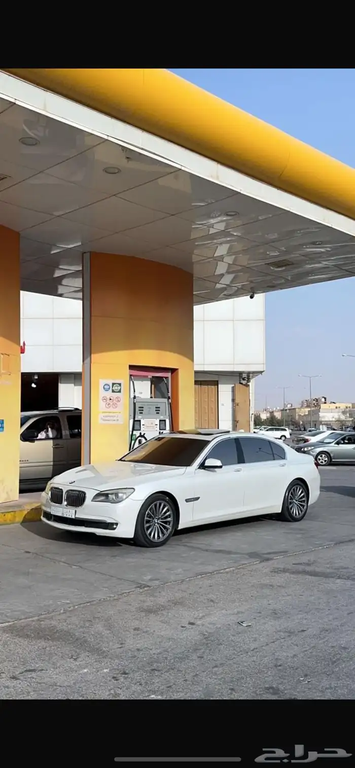 2010 بي ام 730 1