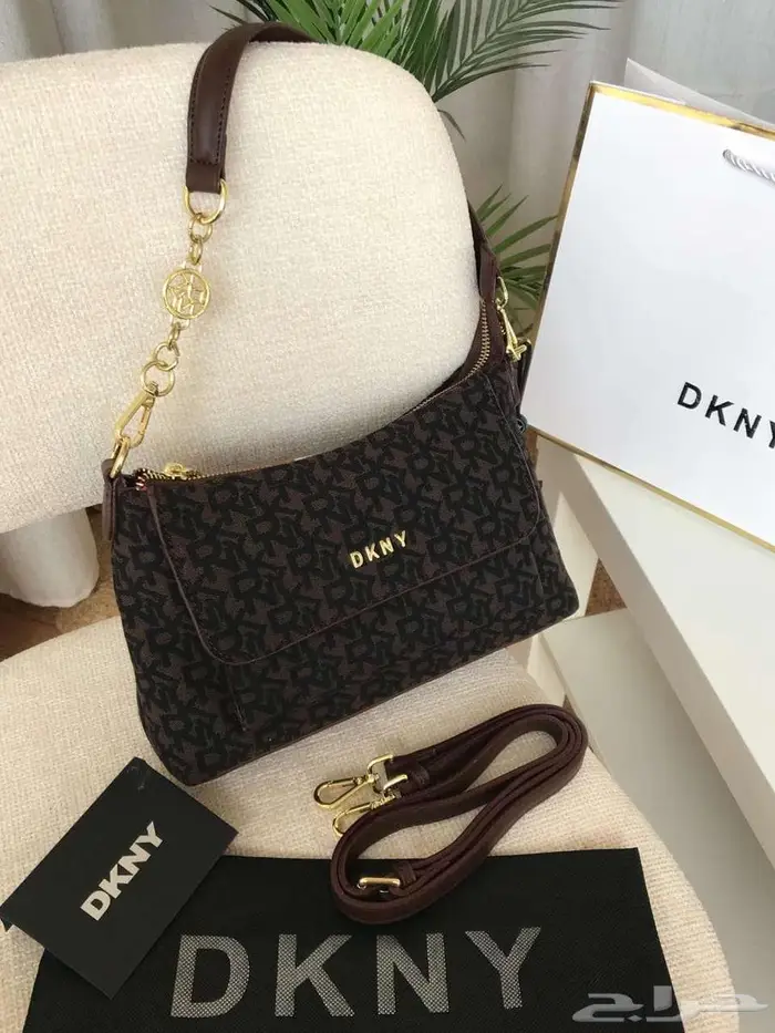 شنط ماركة دكني صممت للمرأة لا تقبل إلا بالكمال شنطات DKNY 9