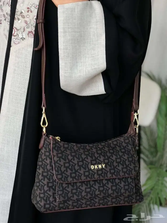 شنط ماركة دكني صممت للمرأة لا تقبل إلا بالكمال شنطات DKNY 6