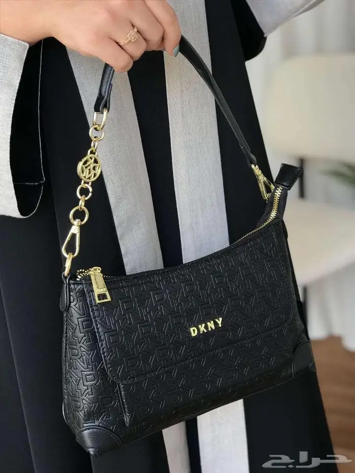 شنط ماركة دكني صممت للمرأة لا تقبل إلا بالكمال شنطات DKNY 4