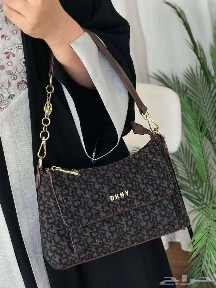 شنط ماركة دكني صممت للمرأة لا تقبل إلا بالكمال شنطات DKNY 0