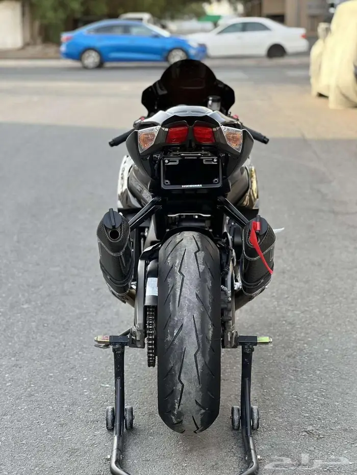 سوزوكيGXR1000-2010 سوزوكي الون اسود اصدار خاص ومحدود 11