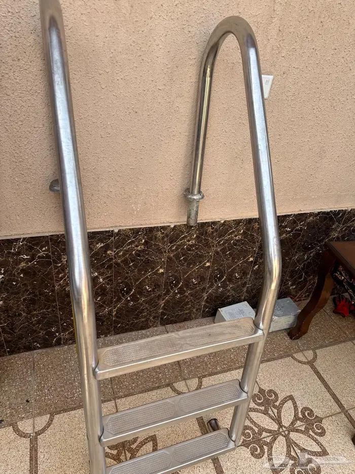 سلم مسبح 3 و 4 و 5 درجات استيل 0