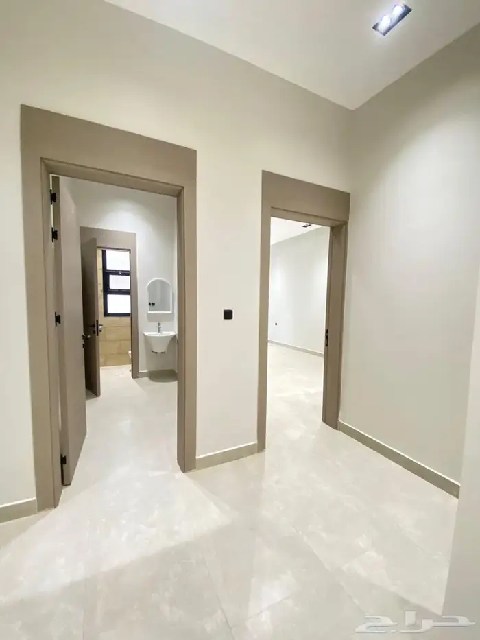 للبيع دور أرضي في الرياض حي قرطبة   عرض رقم H822 18