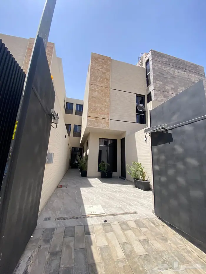 للبيع دور أرضي في الرياض حي قرطبة   عرض رقم H822 0