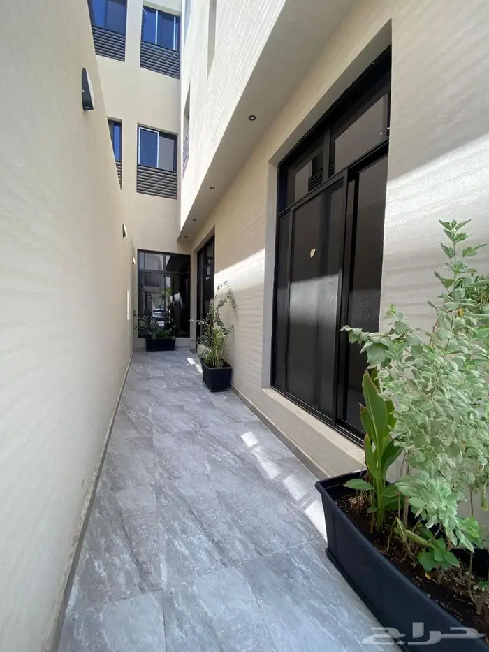 للبيع دور أرضي في الرياض حي قرطبة   عرض رقم H822 2