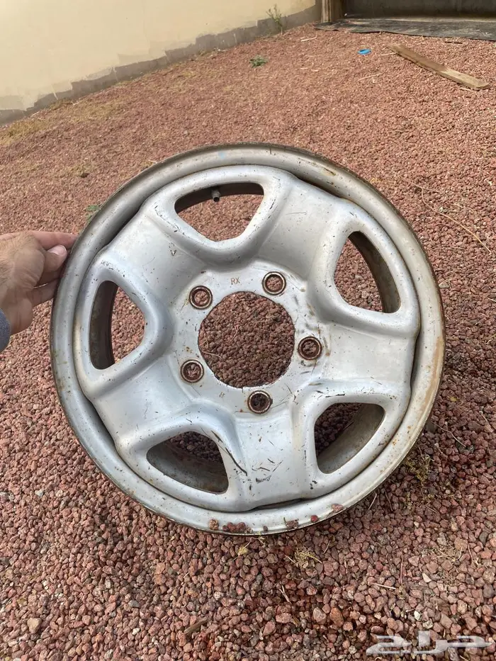 البيع تفريد او طقم 6جنوط لاند كروزر GXRمقاس 16 واحد حديد 7