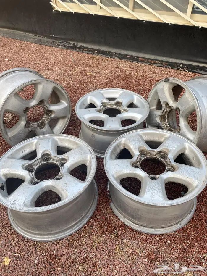 البيع تفريد او طقم 6جنوط لاند كروزر GXRمقاس 16 واحد حديد 2