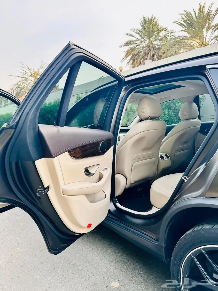 للبيع Mercedes GLC 300 2016 معدل GLC 63S كامل 9