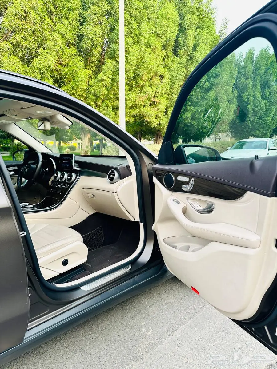 للبيع Mercedes GLC 300 2016 معدل GLC 63S كامل 18