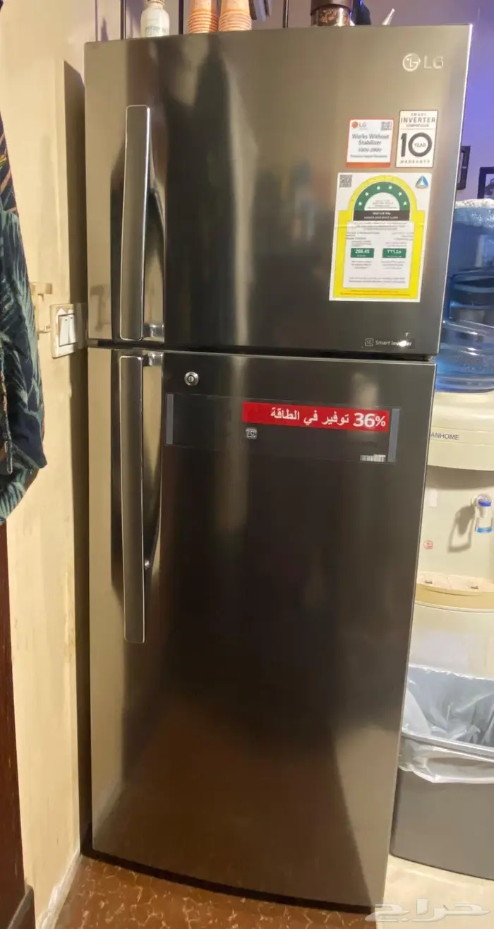 LG REFRIGARATIOR.used like new.only six month old 0