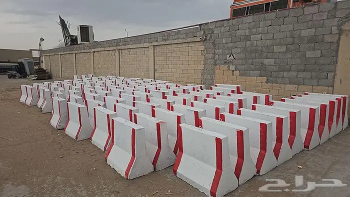 مصدات مواقف حواجز طرق مناهل قواعد سفتي 17