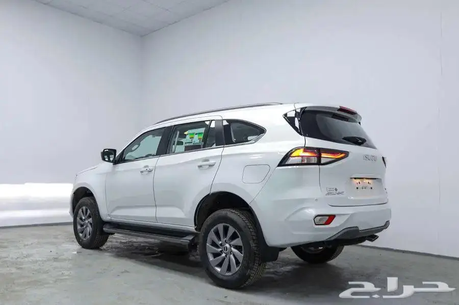 ايسوزو ام يو اكس 4X4 3.0 فل 1