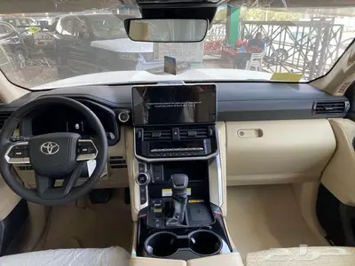 لاندكروزر GXR L3 بنزين 2025 بطاقة جمركيه سعودي كاش وتمويل 18