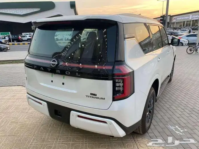 نيسان باترول تيتانيوم موديل 2025 12
