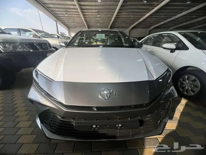 كامري 2025 استندر E لون تيتانيوم بنزين جديده 0